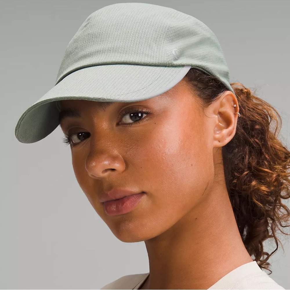Lululemon Fast and Free Running Hat WovenAir. NWOT .ColourGrey Eucalyptus